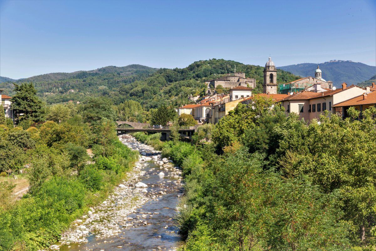 Escursione a Pontremoli: La Città Medievale e Barocca desktop picture