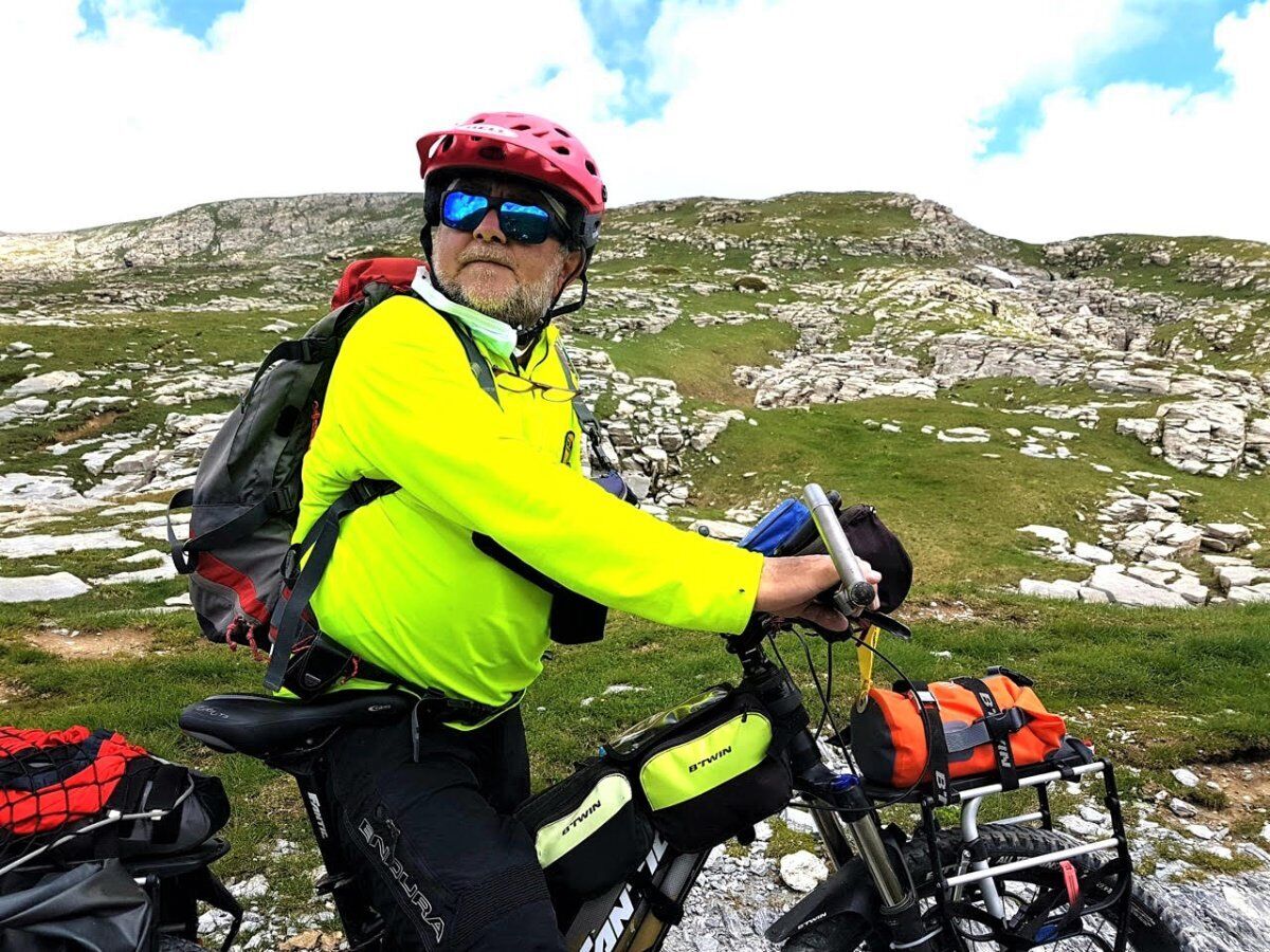 Tour Panoramico in E-Bike sull’Alta Via dei Monti Liguri desktop picture