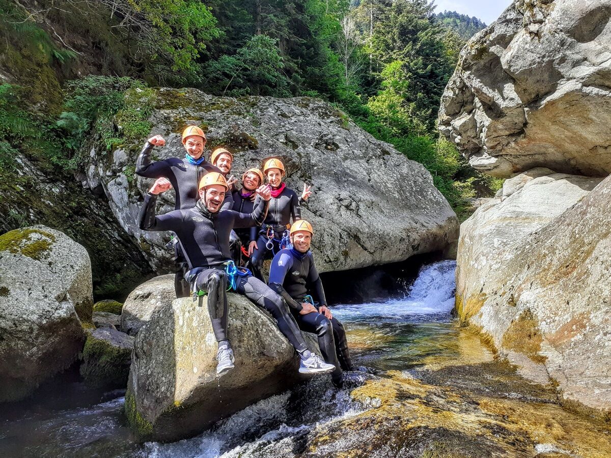 Canyoning nel Torrente Sorba alle Pendici del Monte Rosa Canyoning nel Torrente Sorba alle Pendici del Monte Rosa desktop picture