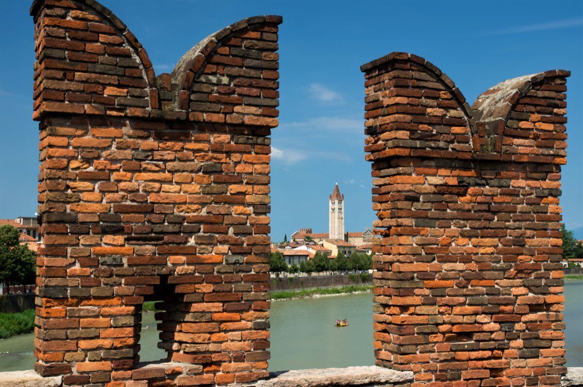 Verona Inedita: Rafting in Centro e Vista Panoramica della Città desktop picture