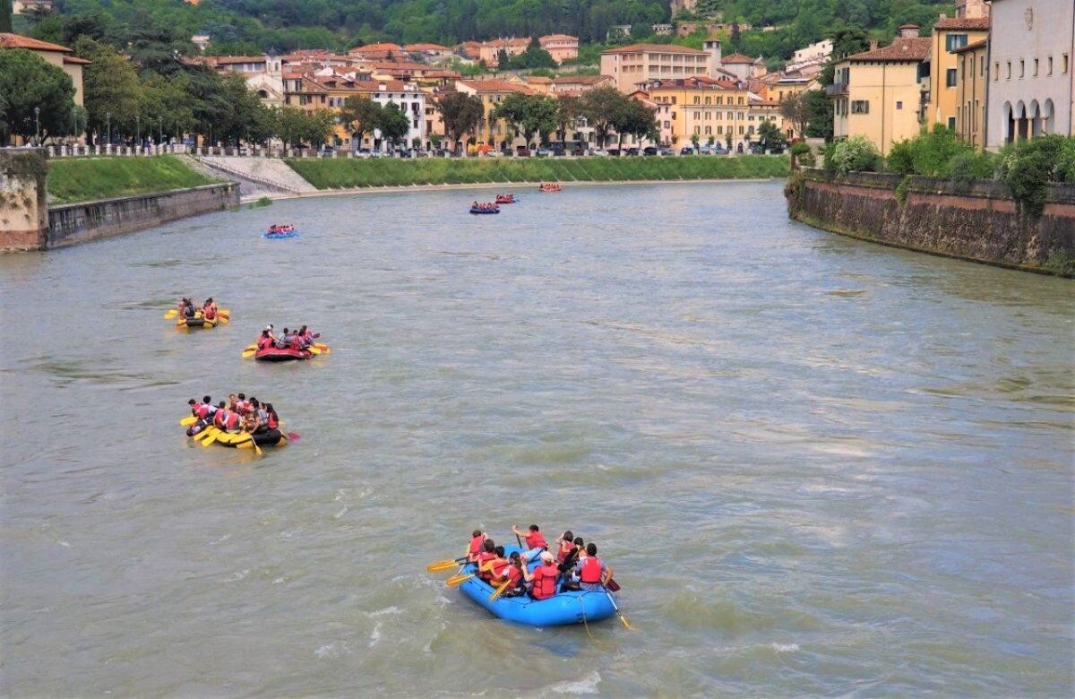 Verona Inedita: Rafting in Centro e Vista Panoramica della Città desktop picture