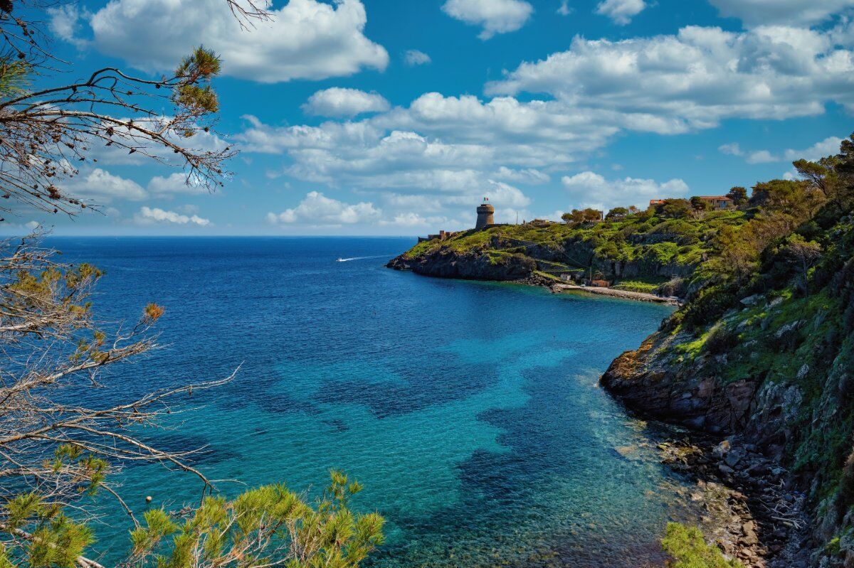 L'Isola di Capraia in Barca a Vela L'Isola di Capraia in Barca a Vela desktop picture