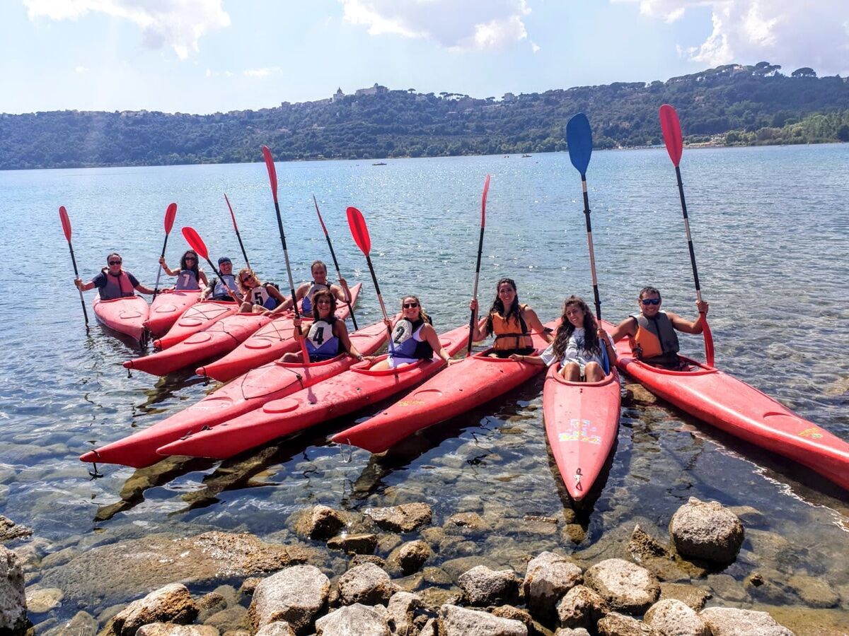 Tour in Kayak della Roma Antica: il Lago dei Papi e degli Imperatori Tour in Kayak della Roma Antica: il Lago dei Papi e degli Imperatori desktop picture