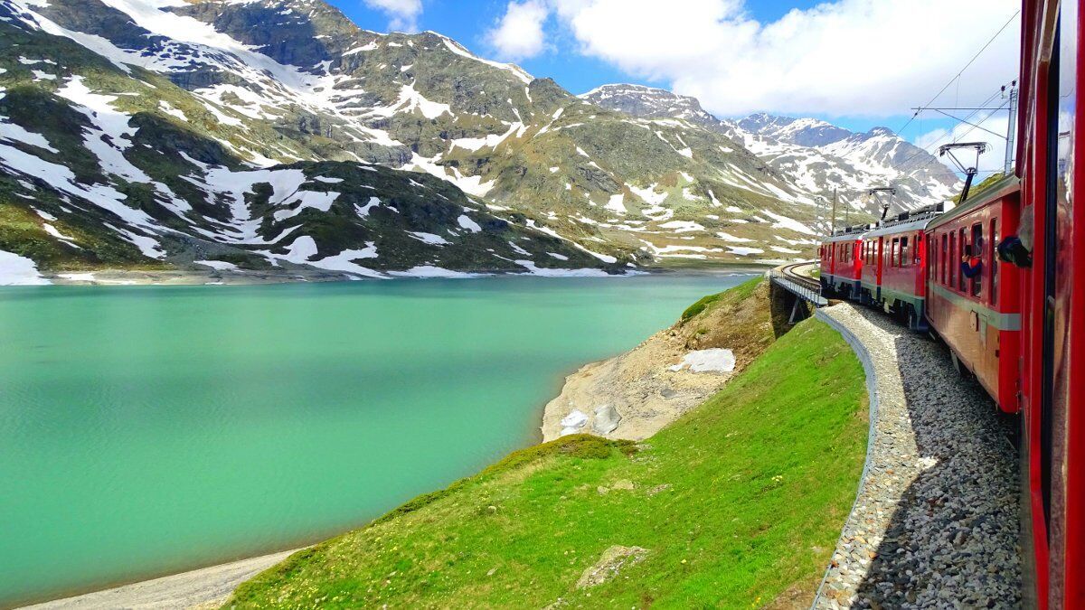 Weekend in Valtellina: il Trenino Rosso del Bernina e Cooking Class di Pizzoccheri Weekend in Valtellina: il Trenino Rosso del Bernina e Cooking Class di Pizzoccheri desktop picture