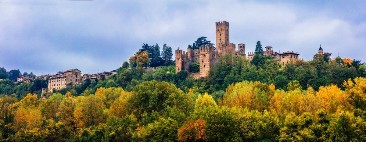 Castell'Arquato: Un Magico Percorso nel Medioevo Castell'Arquato: Un Magico Percorso nel Medioevo desktop picture