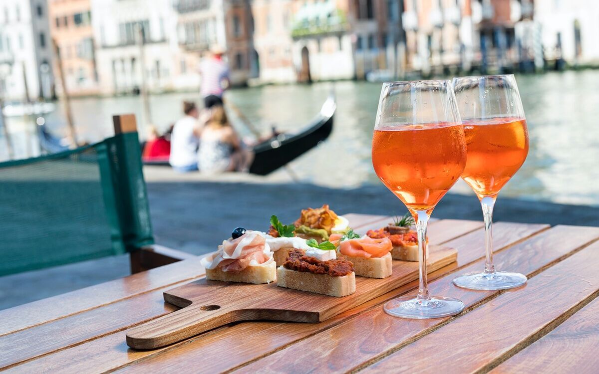 Bacaro Tour a Cannaregio: immersione negli autentici sapori Veneziani desktop picture