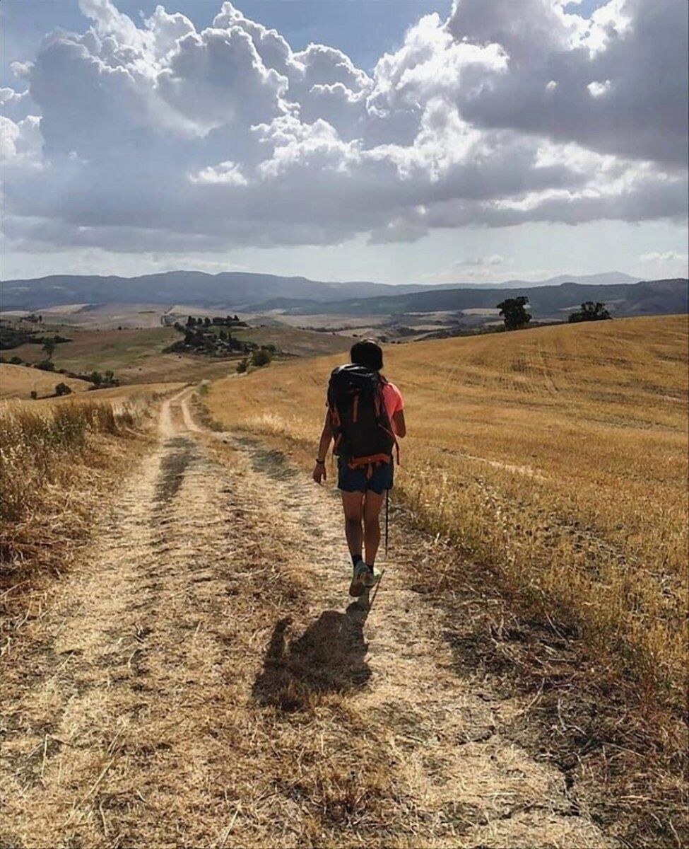 La Via Francigena: da San Gimignano a Siena La Via Francigena: da San Gimignano a Siena desktop picture