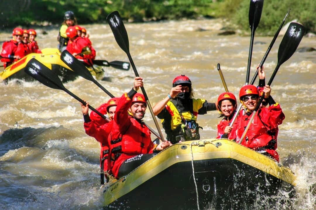 Emozionante Rafting lungo le Rapide del Fiume Noce desktop picture