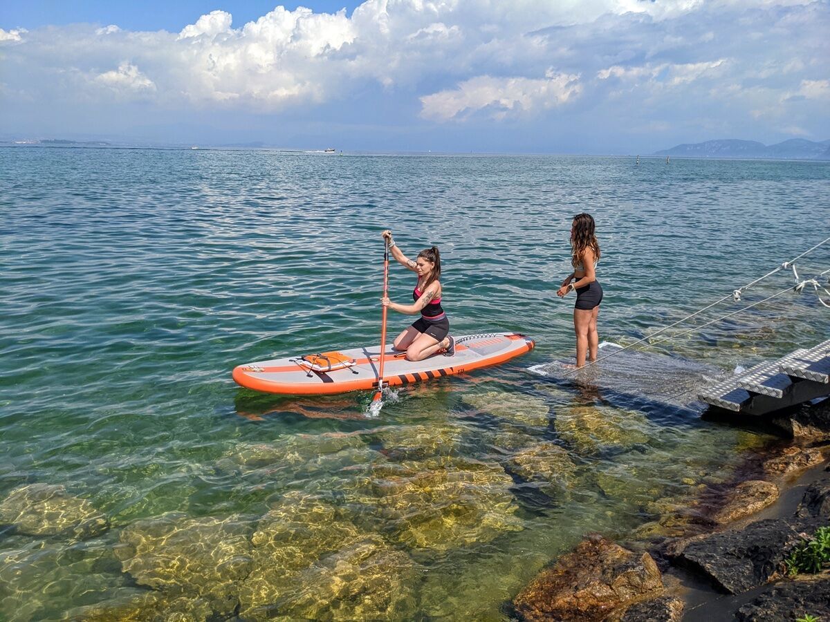 Giro in Stand Up Paddle tra le Mura Antiche di Peschiera del Garda Giro in Stand Up Paddle tra le Mura Antiche di Peschiera del Garda desktop picture