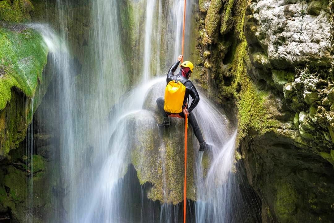 Uno Spettacolare Canyoning in Val di Sole desktop picture