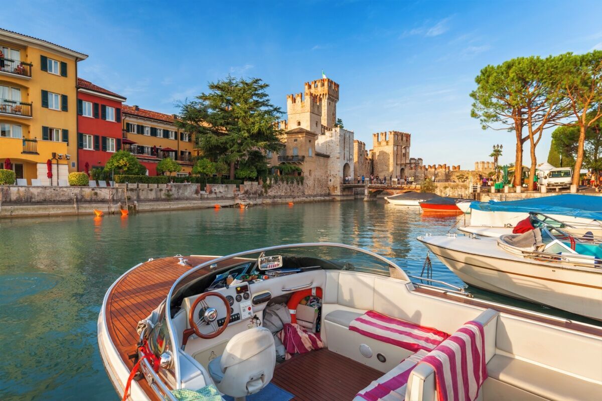 Tour in Motoscafo e a Piedi di Sirmione: La Perla del Garda desktop picture