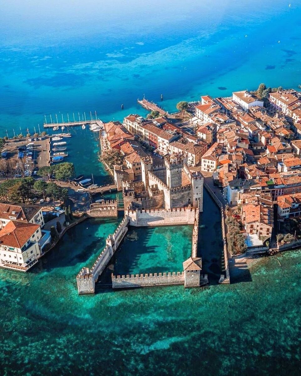 Tour in Motoscafo e a Piedi di Sirmione: La Perla del Garda desktop picture