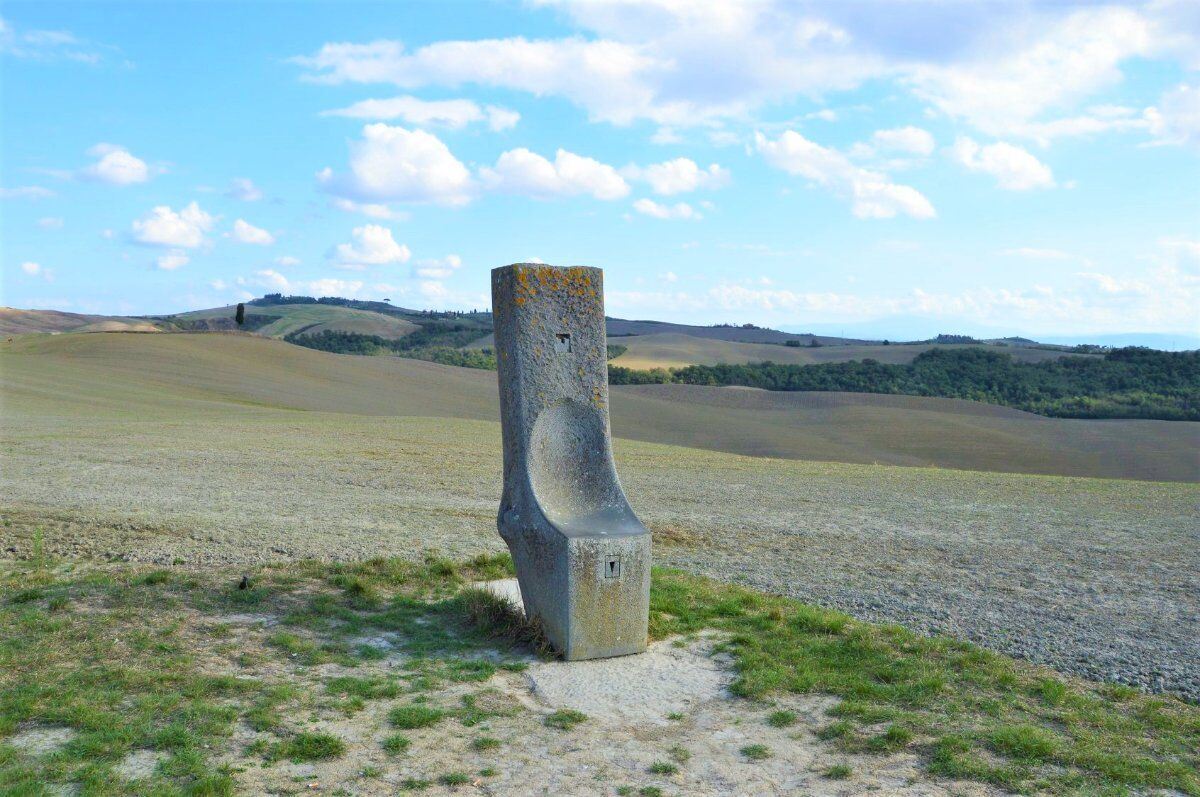 Una Dolce Camminata tra le Crete Senesi Una Dolce Camminata tra le Crete Senesi desktop picture