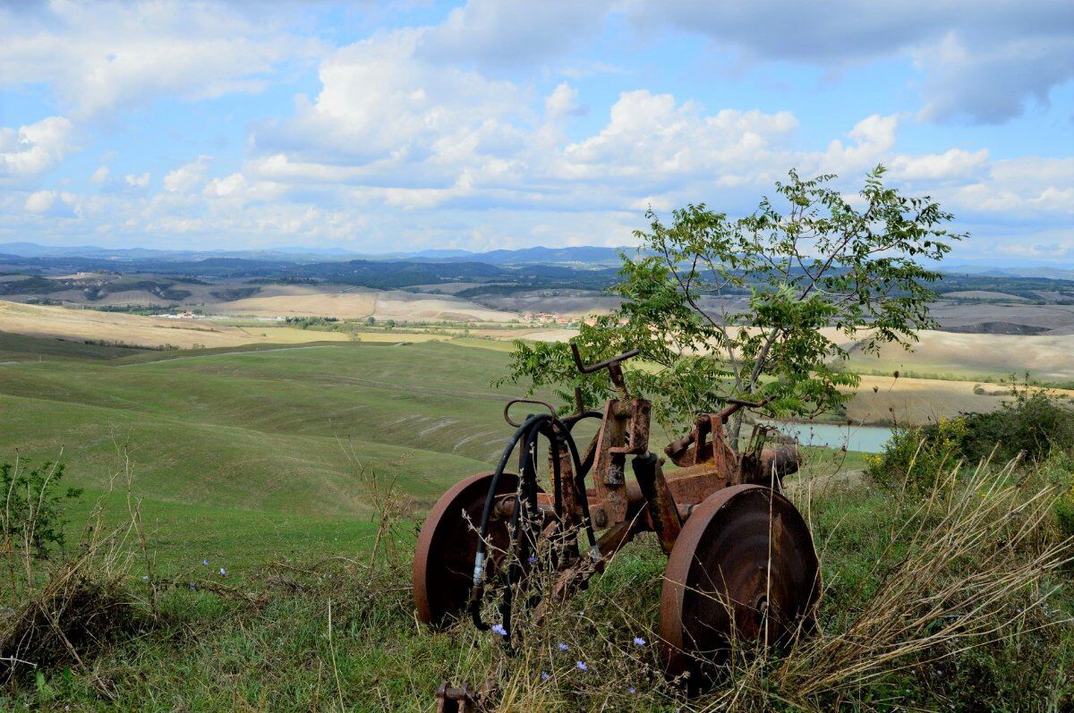 Una Dolce Camminata tra le Crete Senesi desktop picture