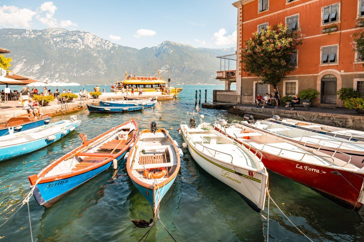 Visita a Limone sul Garda e alla storica Limonaia del Castèl desktop picture