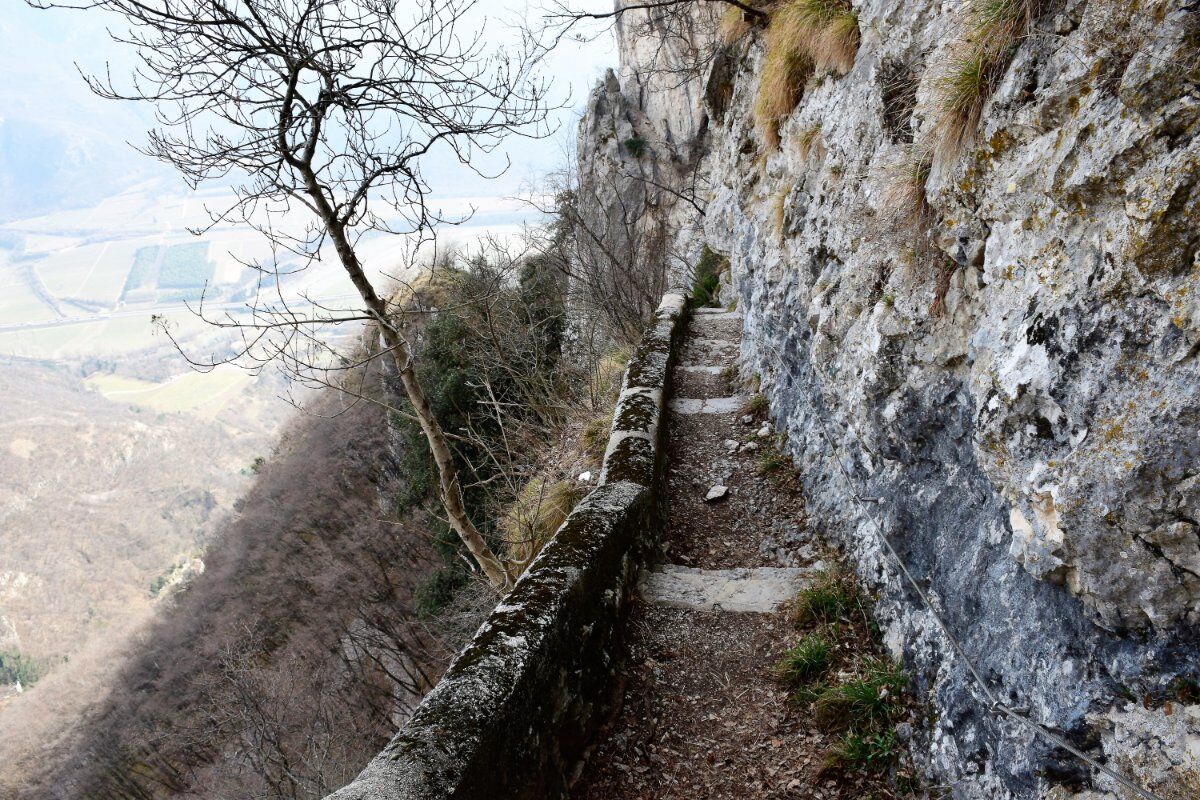 Trekking lungo il Sentiero del Vajo dell’Orsa desktop picture