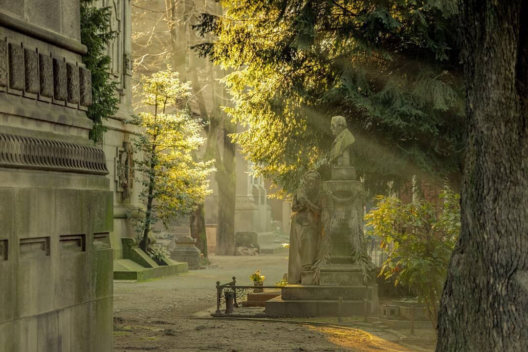 Uscita interattiva in Lingua Inglese al Cimitero Monumentale di Milano desktop picture