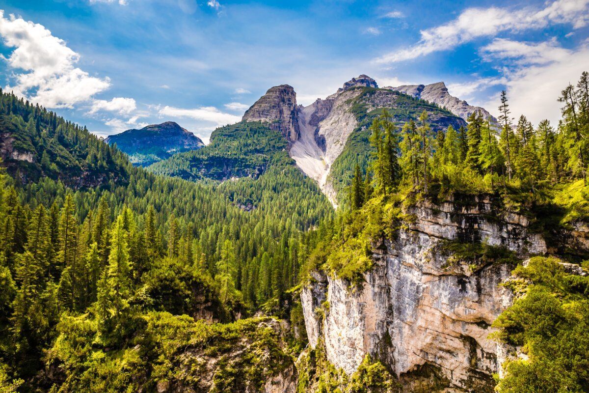 Escursione tra le Cascate della Val di Fanes desktop picture