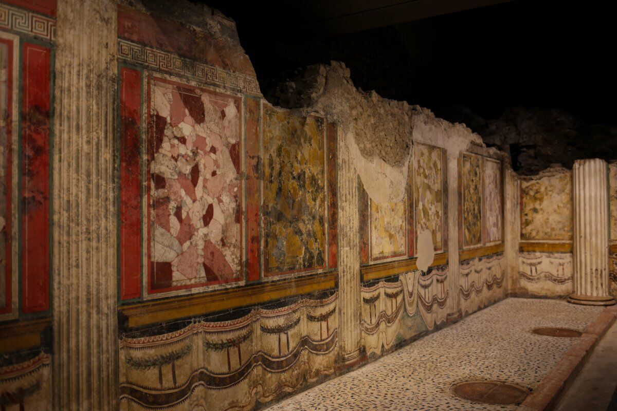 Un Tour nella Storia: Il Parco Archeologico di Brescia Romana e la Vittoria Alata desktop picture
