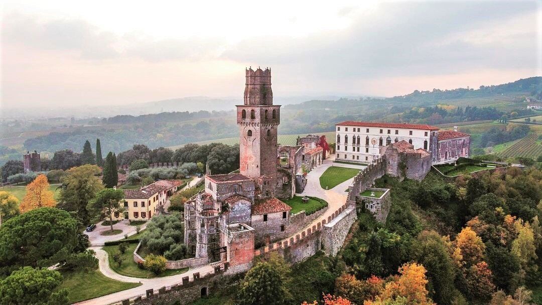 Visita Guidata del Castello di San Salvatore Visita Guidata del Castello di San Salvatore desktop picture