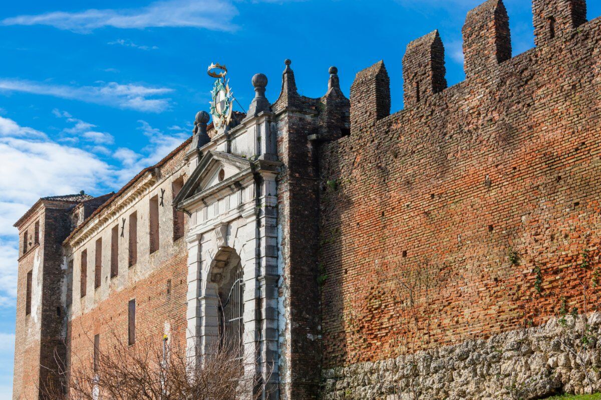 Visita Guidata del Castello di San Salvatore desktop picture