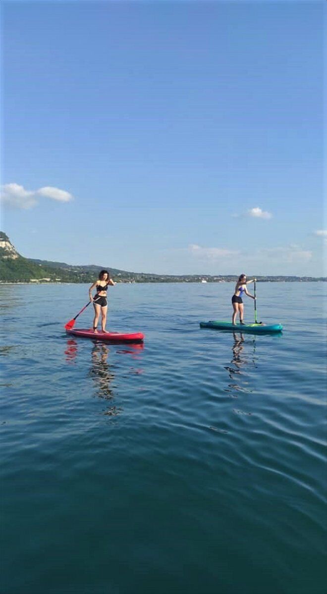 Sup con Yoga tra i mille colori di Punta San Vigilio desktop picture