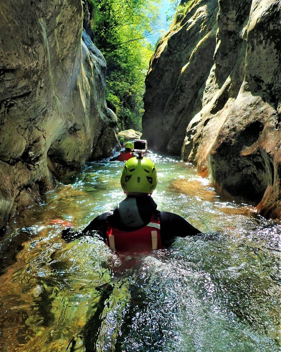 Canyoning Spettacolare tra le Cascate di Tignale sul Lago di Garda desktop picture