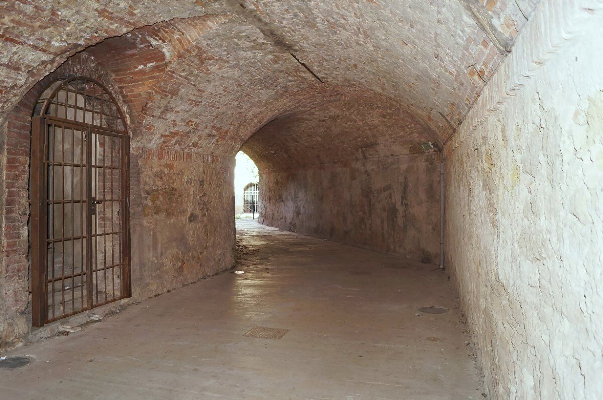 Passeggiata Guidata tra le Fortezze Medicee di Livorno Passeggiata Guidata tra le Fortezze Medicee di Livorno desktop picture