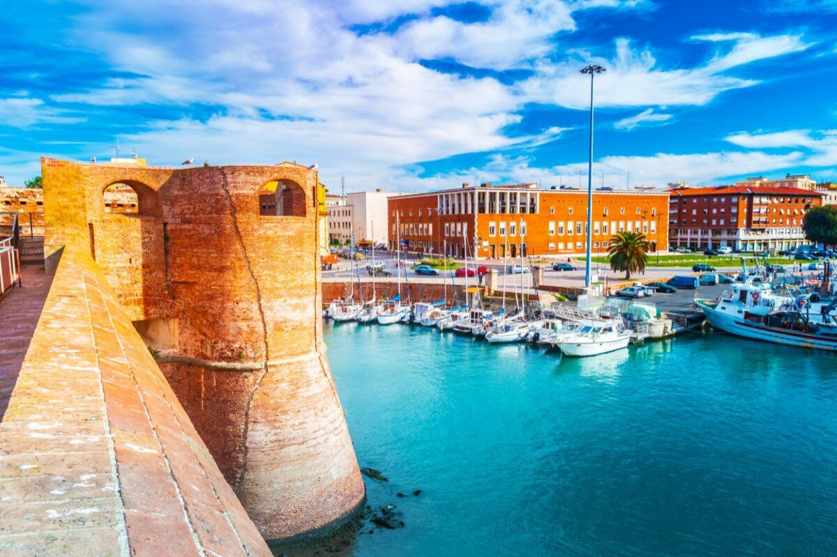 Passeggiata Guidata tra le Fortezze Medicee di Livorno Passeggiata Guidata tra le Fortezze Medicee di Livorno desktop picture