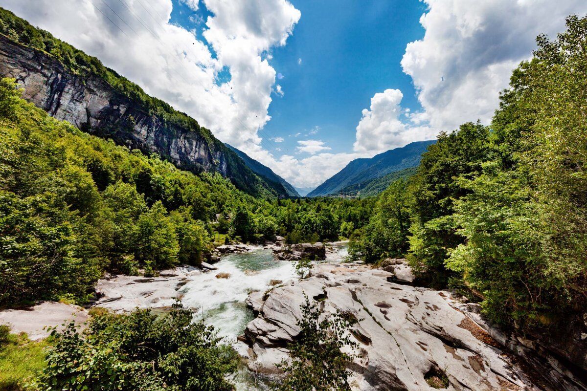 Orridi di Uriezzo: Trekking al Centro della Terra e Pranzo con Vista Orridi di Uriezzo: Trekking al Centro della Terra e Pranzo con Vista desktop picture