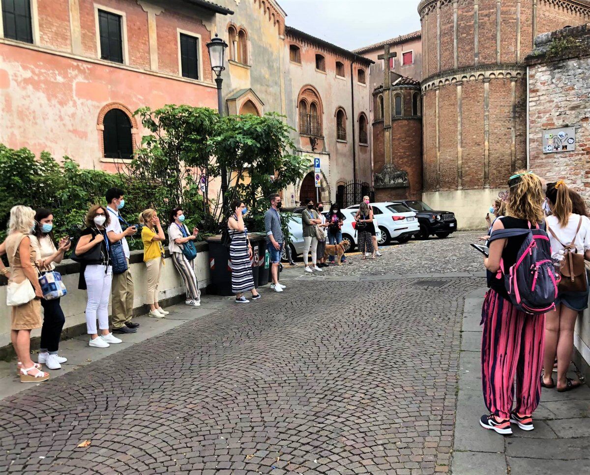 Tre Donne e un Fantasma: Tour con Aperitivo nella Padova Misteriosa Tre Donne e un Fantasma: Tour con Aperitivo nella Padova Misteriosa desktop picture