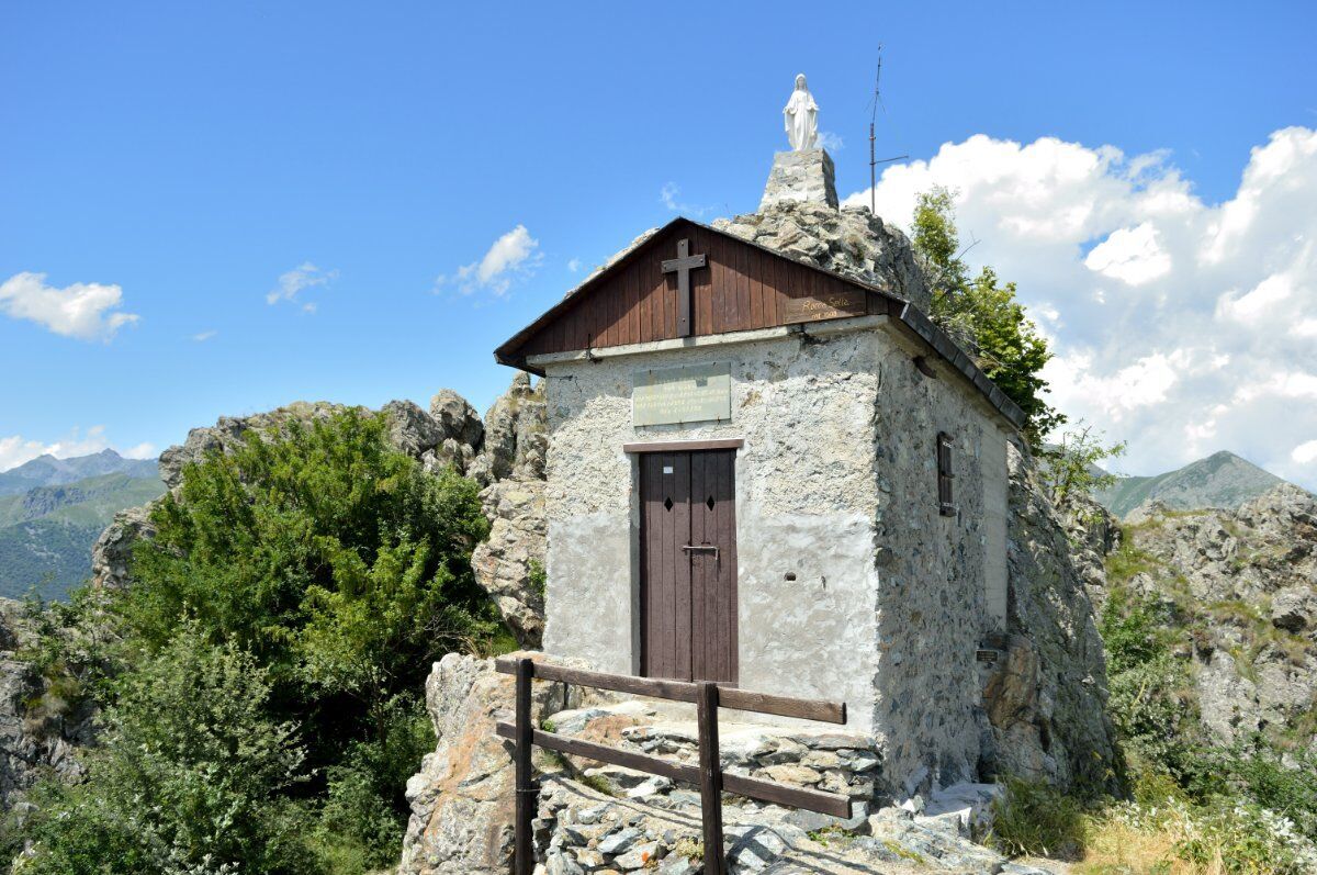 Rocca Sella: Trekking con Vista sulle Alpi desktop picture