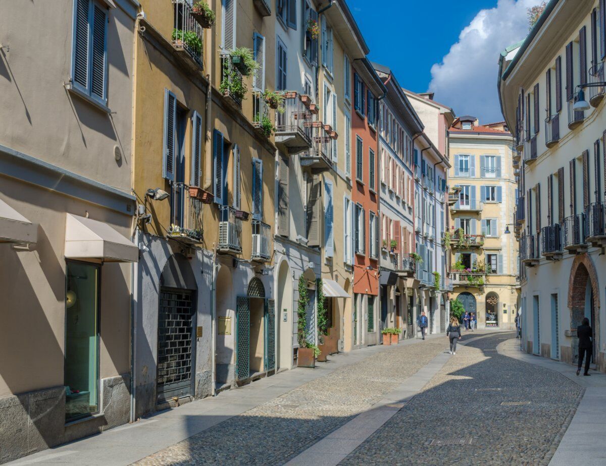 Passeggiata nella Milano delle Donne: Tra Artiste e Rivoluzionarie desktop picture