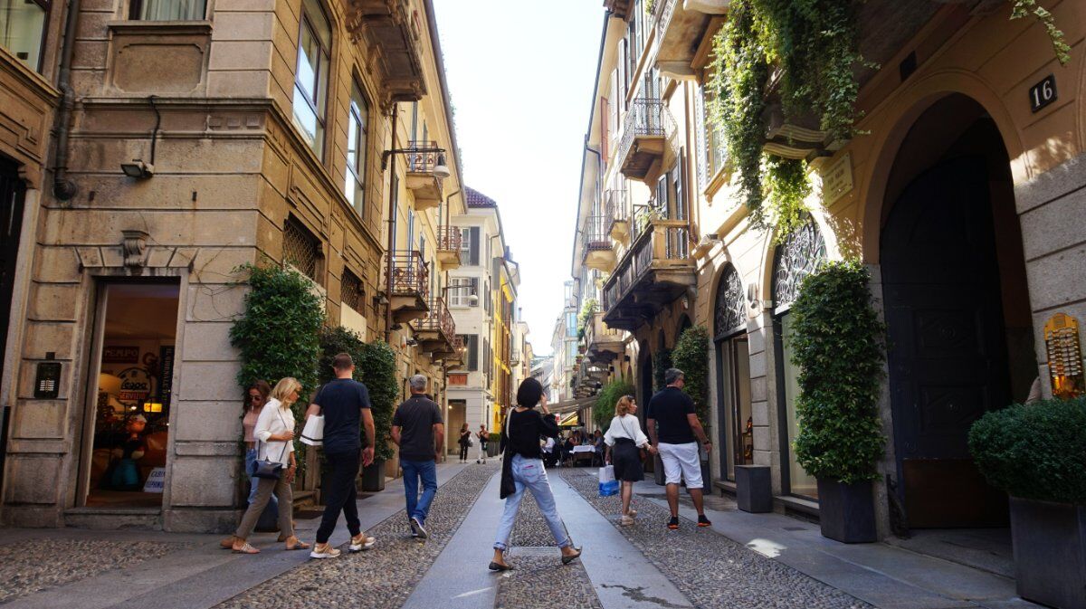 Passeggiata nella Milano delle Donne: Tra Artiste e Rivoluzionarie desktop picture