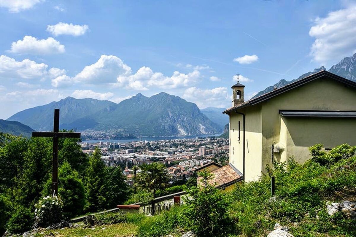 Un Balcone su Lecco: Escursione alla Madonna della Rovinata desktop picture