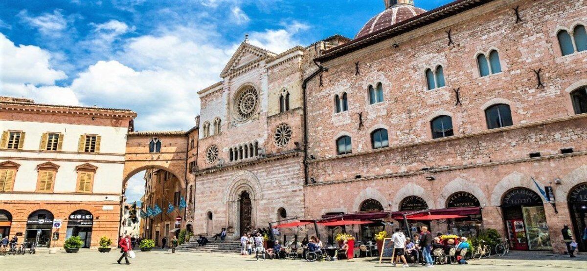 Tour Enogastronomico con Aperitivo a Foligno: Piccola Perla Umbra Tour Enogastronomico con Aperitivo a Foligno: Piccola Perla Umbra desktop picture