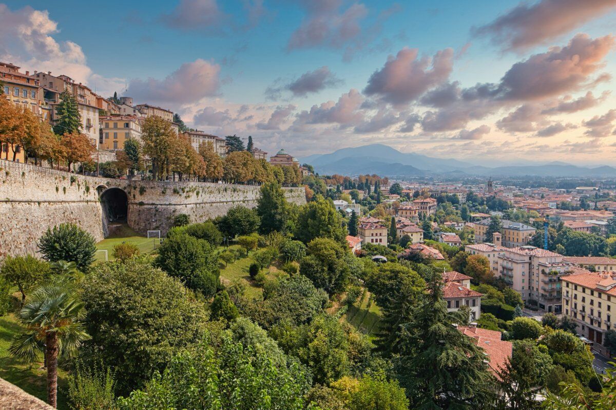 Passeggiata attraverso la Storia: i Castelli di Bergamo desktop picture