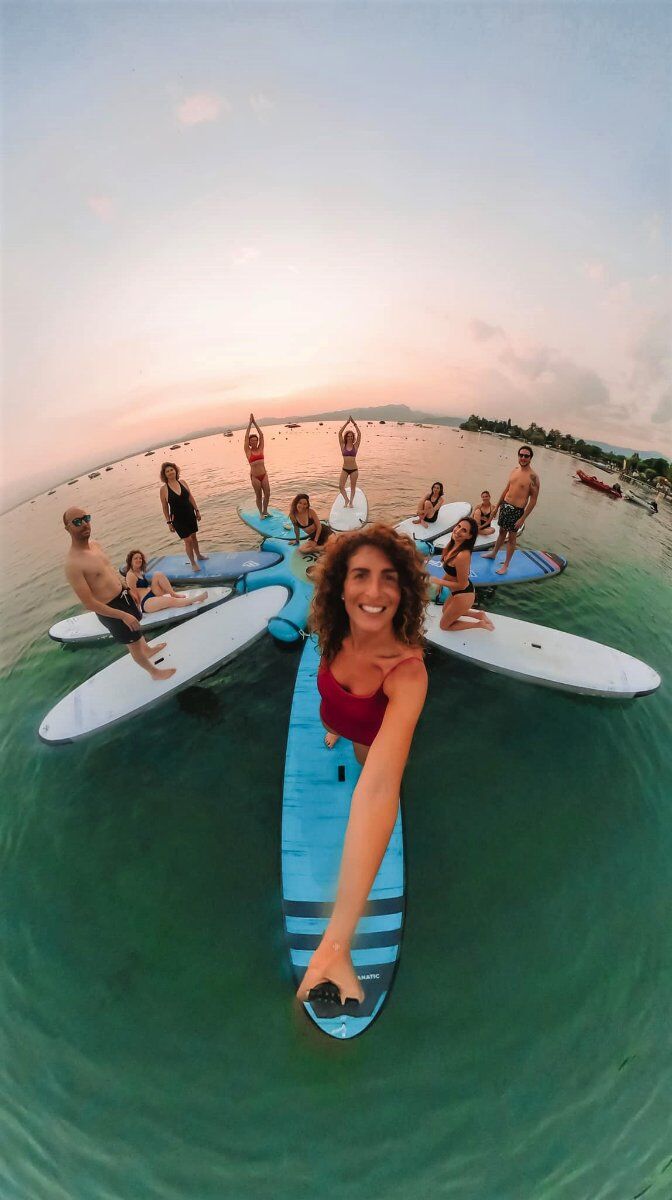 Sup Yoga al Tramonto sul Lago di Garda desktop picture