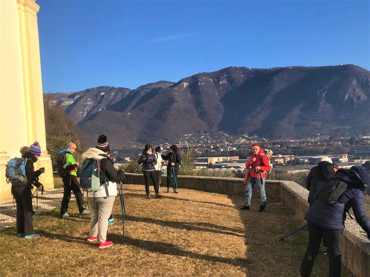 Eremi e vulcani: camminata sulle colline di Bassano Eremi e vulcani: camminata sulle colline di Bassano desktop picture