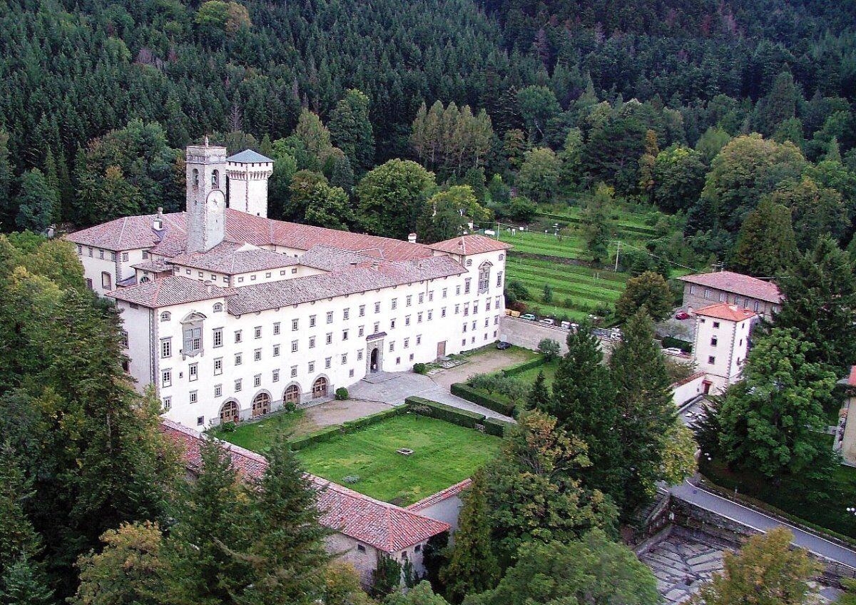 La Magia di Vallombrosa: Una Camminata tra ruscelli e faggi La Magia di Vallombrosa: Una Camminata tra ruscelli e faggi desktop picture