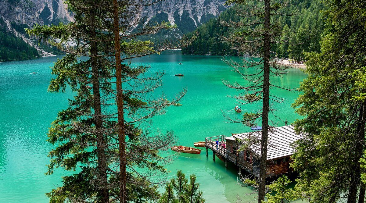 Il Lago di Braies: Un Trekking da Sogno Il Lago di Braies: Un Trekking da Sogno desktop picture