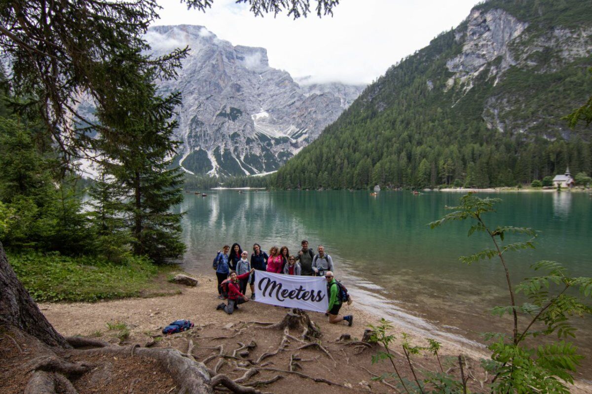 Il Lago di Braies: Un Trekking da Sogno desktop picture