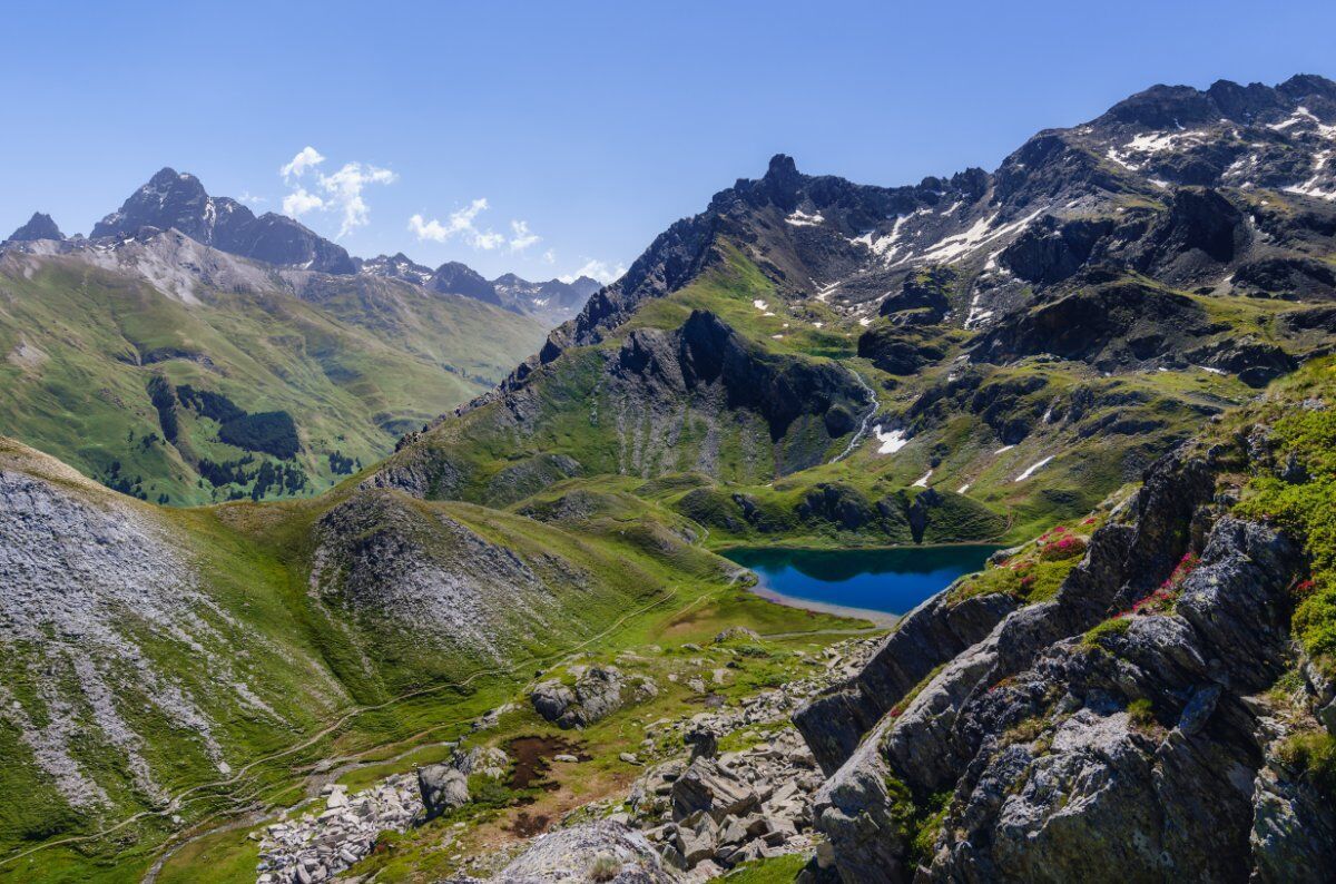 Trekking al Pian del Re: Il Fascino del Monviso e delle Sorgenti del Po desktop picture