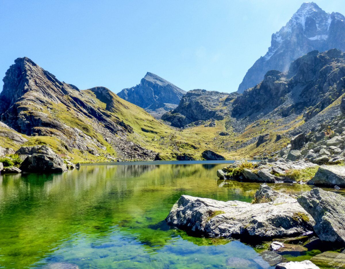 Trekking al Pian del Re: Il Fascino del Monviso e delle Sorgenti del Po desktop picture