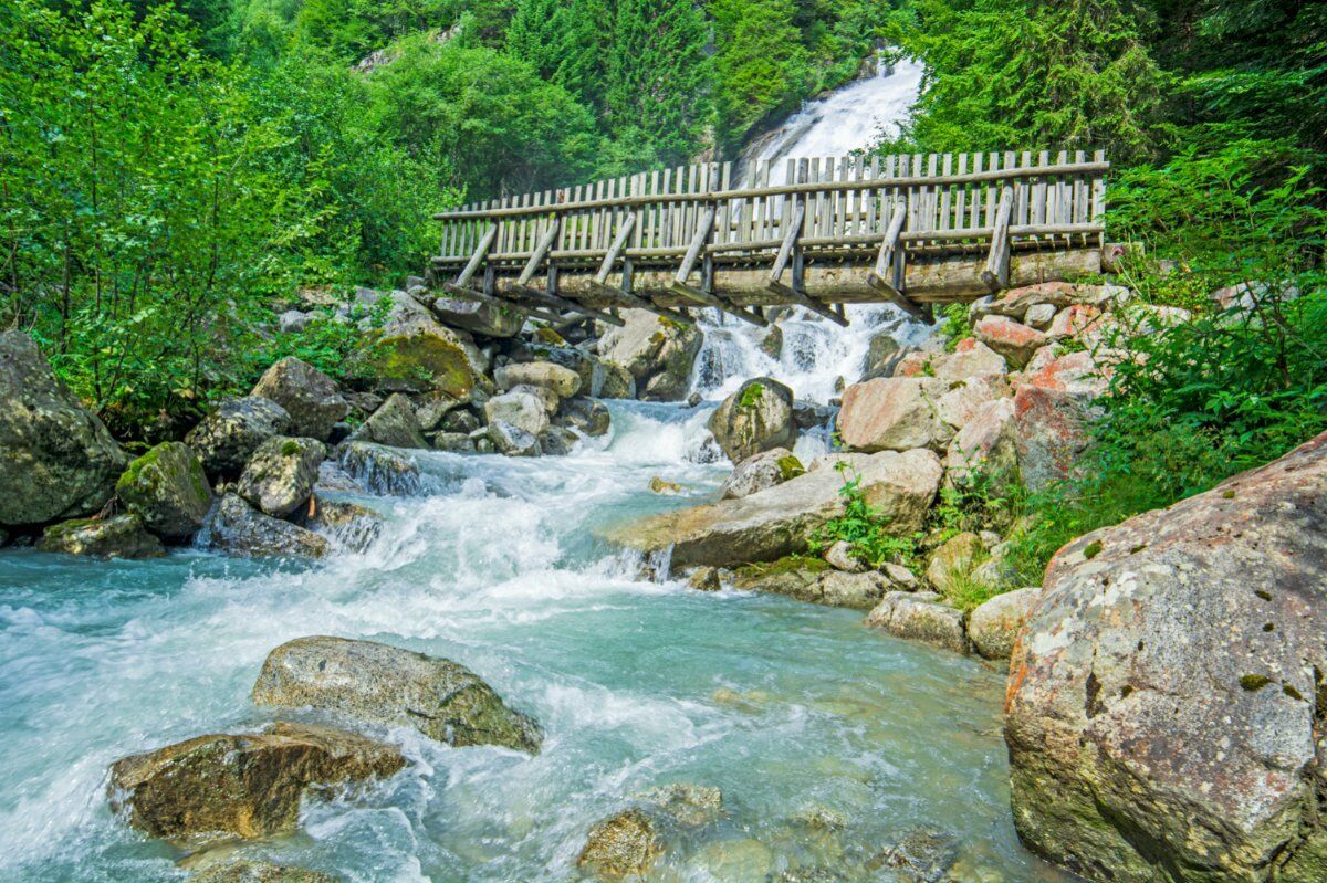 Le Dolomiti di Brenta: Escursione alle Cascate della Vallesinella Le Dolomiti di Brenta: Escursione alle Cascate della Vallesinella desktop picture