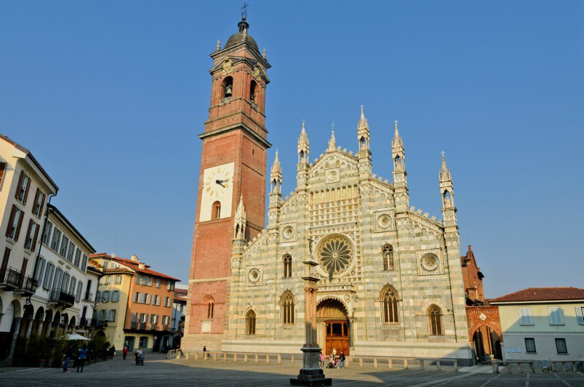 Il Duomo e il Museo del Tesoro: Tour Guidato tra le Perle di Monza desktop picture