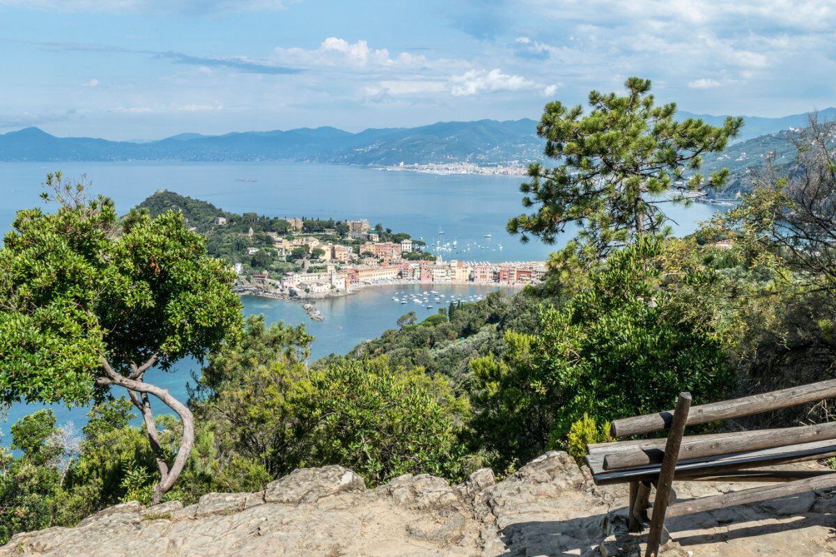 Passeggiata sui Sentieri delle Portatrici di Ardesia desktop picture