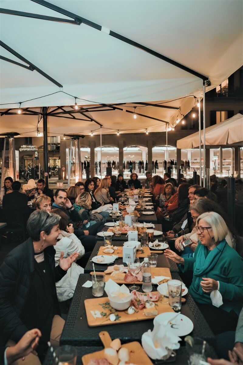 Aperitivo Meeters nel Cuore di Milano a Brera desktop picture