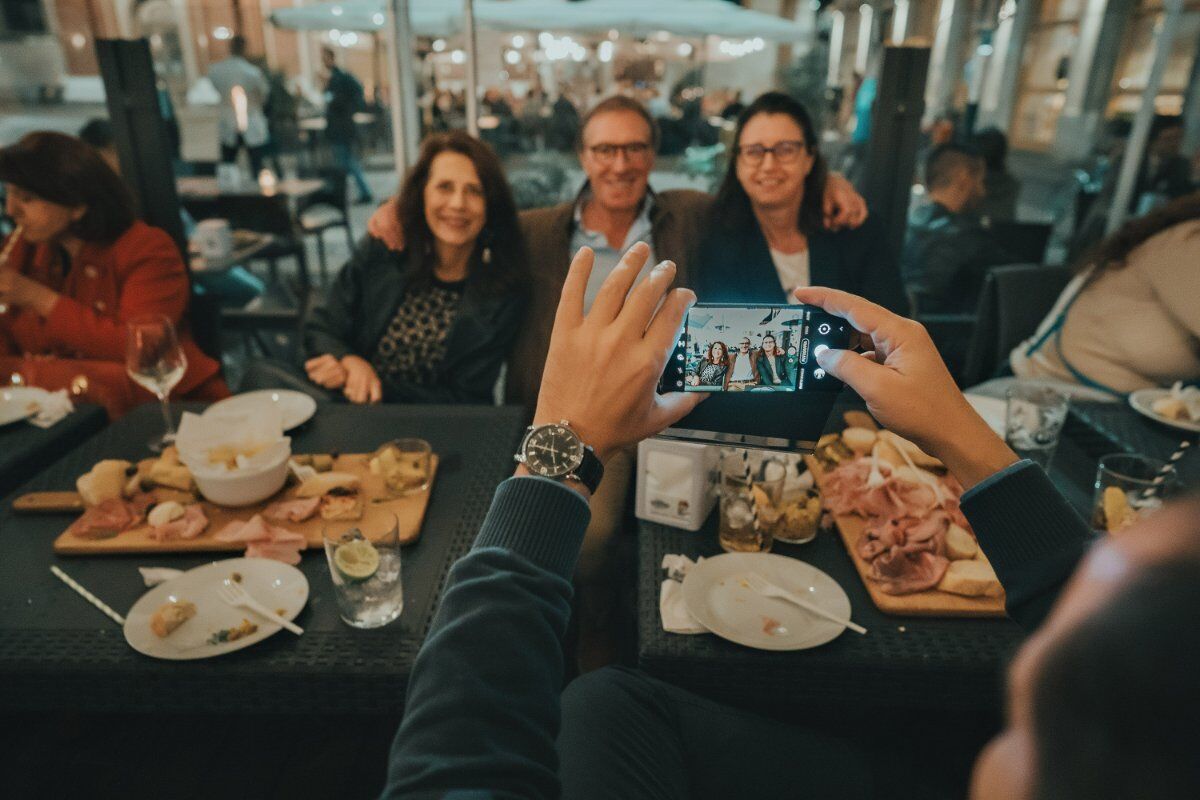 Aperitivo Meeters nel Cuore di Milano a Brera desktop picture