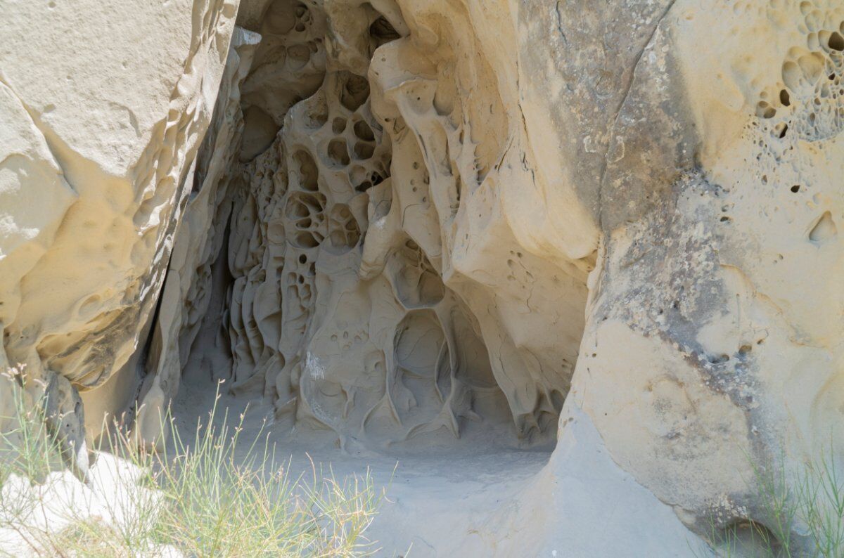 Escursione alle Grotte di Soprasasso: I Paesaggi Lunari del Bolognese desktop picture